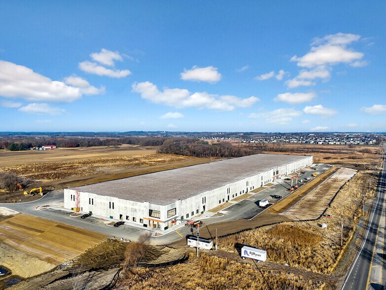 More Photos Of 10585 County Road 101, Corcoran Warehouse For Lease