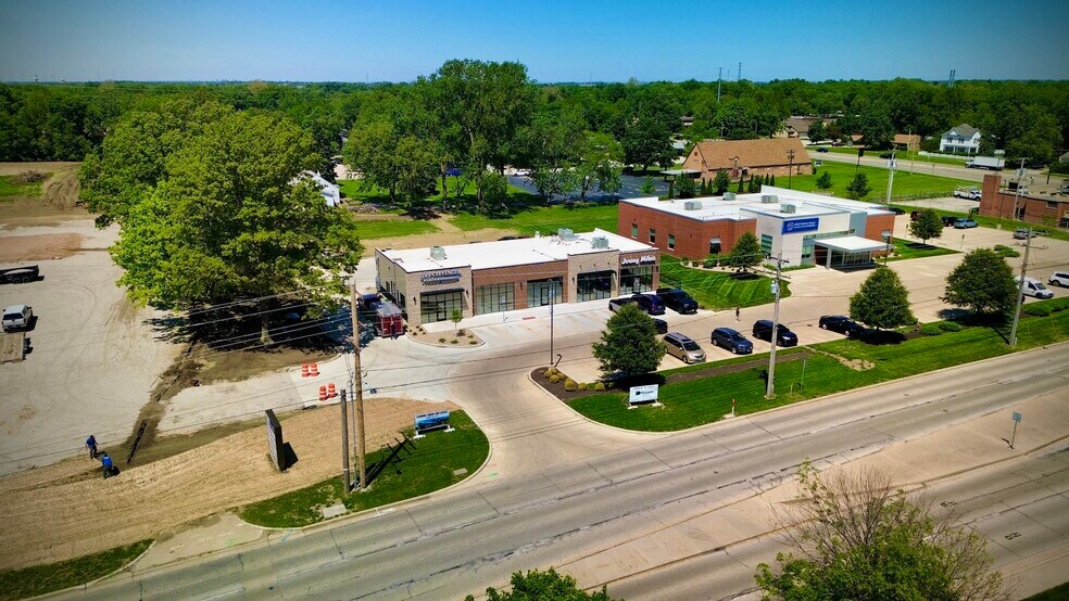 More Photos Of 232 W Mound Rd, Decatur General Retail For Lease