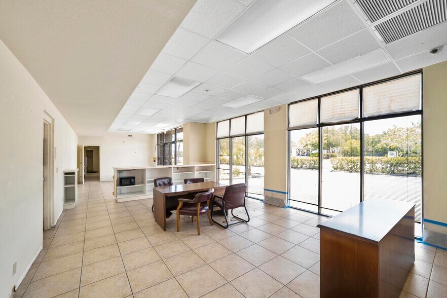 More Photos Of 5205 Tylerlakes Blvd, West Palm Beach Warehouse For Lease