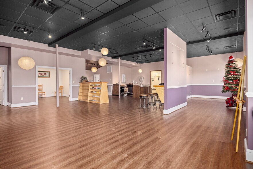 More Photos Of 294 Lee Hwy, Verona General Retail For Lease