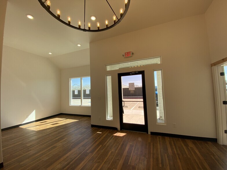 More Photos Of 11702 Frankford Ave, Lubbock Medical For Sale