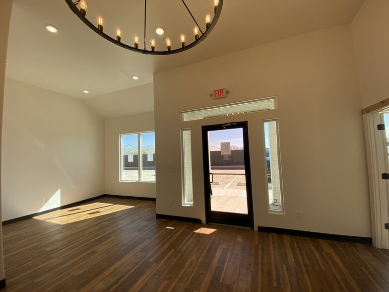 More Photos Of 11702 Frankford Ave, Lubbock Medical For Sale