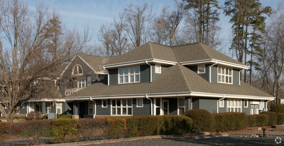 More Photos Of 3400 Croasdaile Dr, Durham Office Residential For Lease