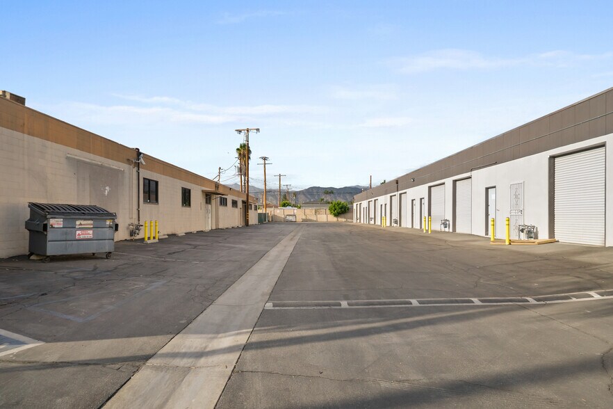 More Photos Of 575-577 E Edna Pl, Covina Warehouse For Lease