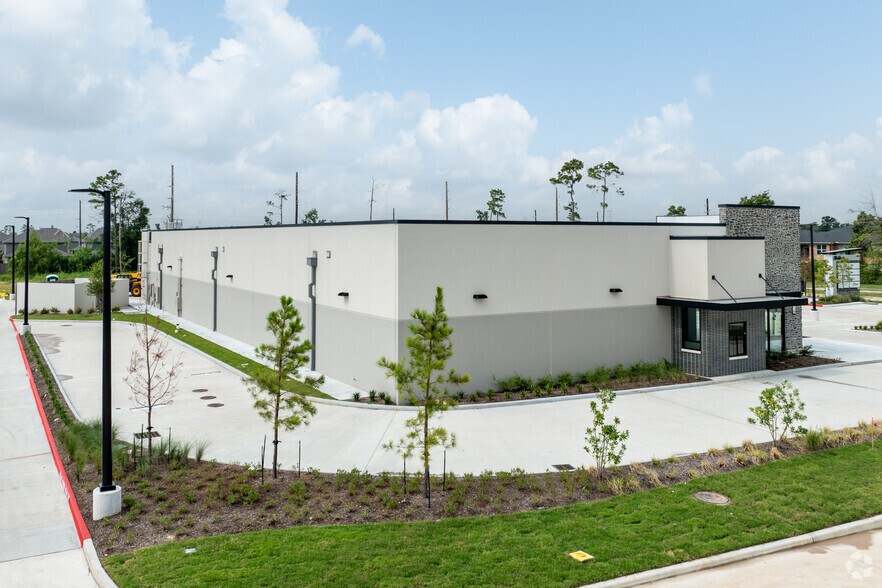 More Photos Of SEC of Woodland Hills Dr @ Madera Run Parkway, Atascocita Unknown For Lease