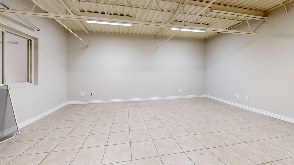 More Photos Of 1333 Boundary Rd, Oshawa Service For Lease