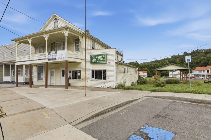 More Photos Of 14811 Broadway Ave, Frostburg Bar For Sale