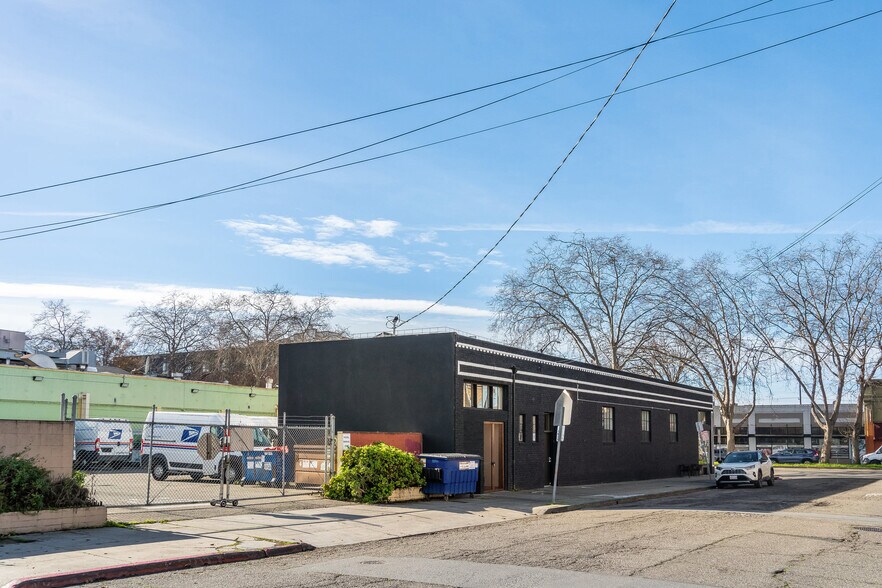 More Photos Of 2101 San Pablo Ave, Berkeley Restaurant For Sale