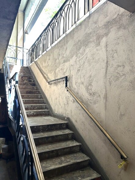 More Photos Of 219 Pine Ave, Long Beach Storefront For Lease