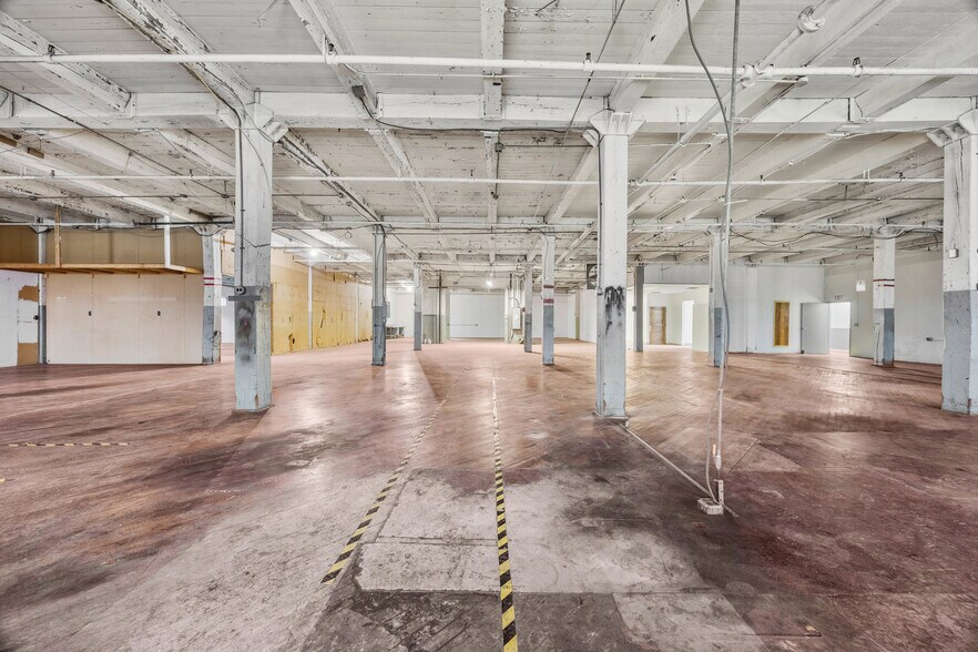 More Photos Of 39-49 St Bridgets Dr, Rochester Manufacturing For Lease