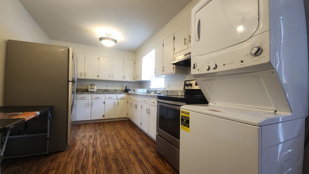 More Photos Of 958 College Ave, Harrisonburg Apartments For Sale