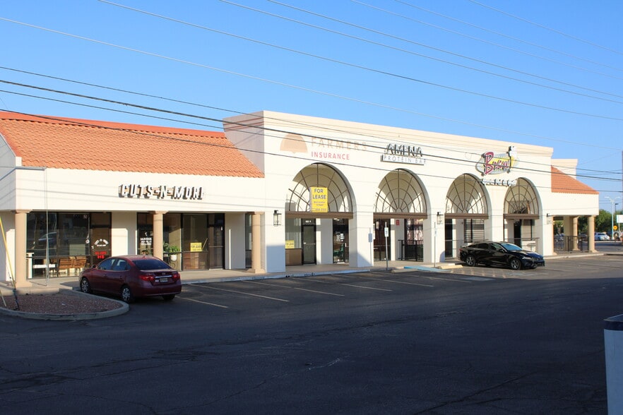 More Photos Of 8041 N Mesa St, El Paso Unknown For Lease