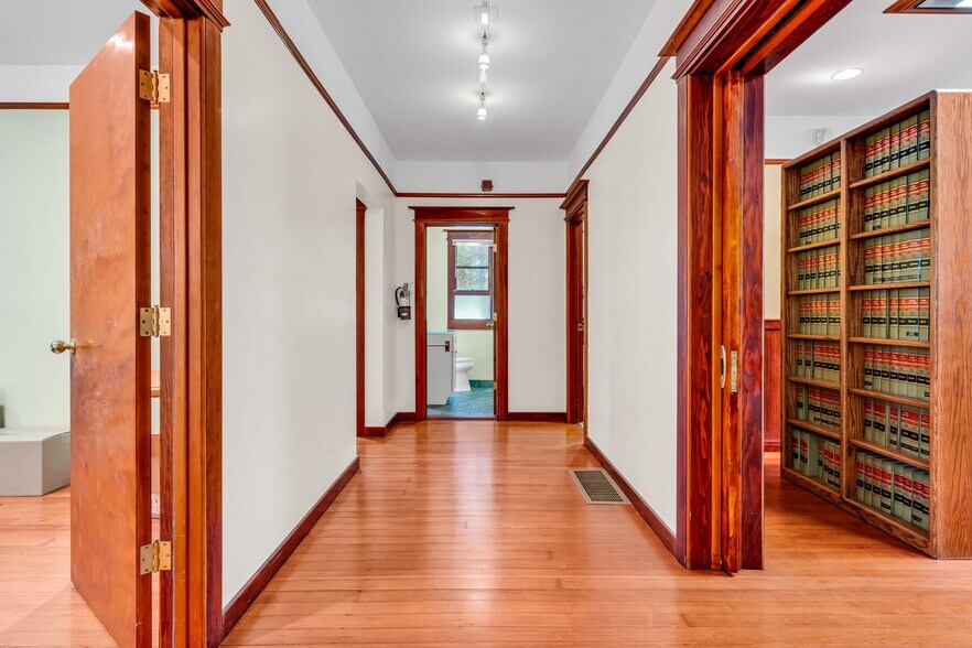 More Photos Of 1633 University Ave, Berkeley Office For Sale