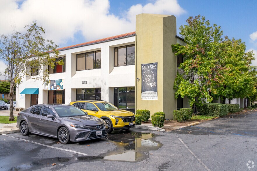 More Photos Of 818 Magnolia Ave, Corona Medical For Lease