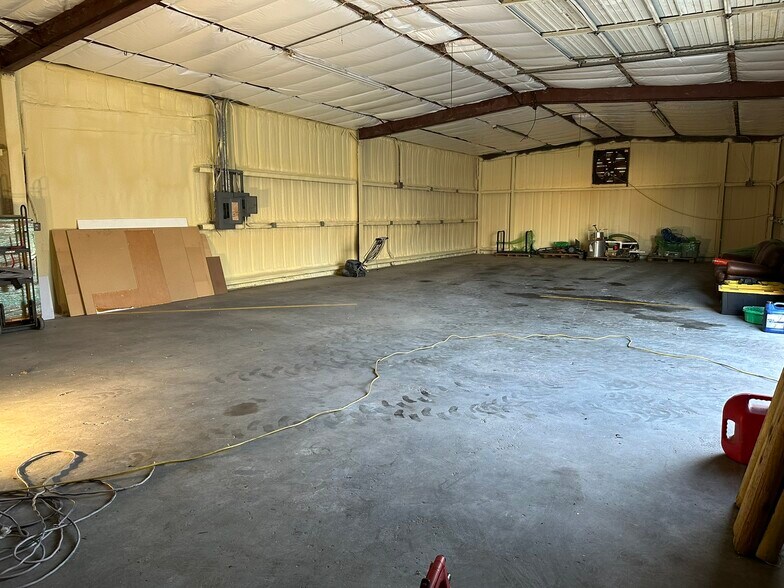 More Photos Of 2829 Needham Dr, Baton Rouge Warehouse For Lease