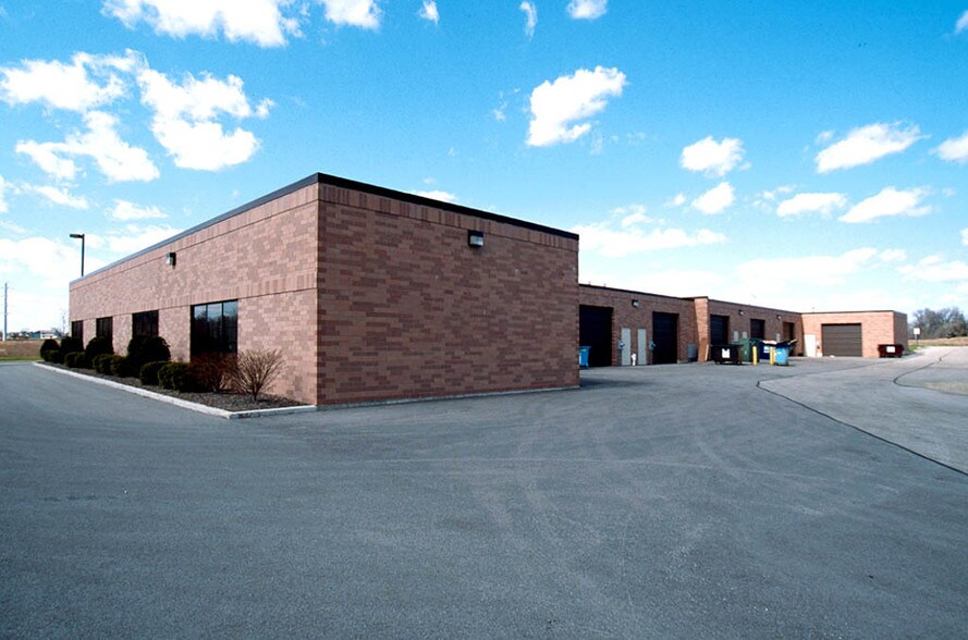 More Photos Of 500 Park Ave, Lake Villa Warehouse For Sale