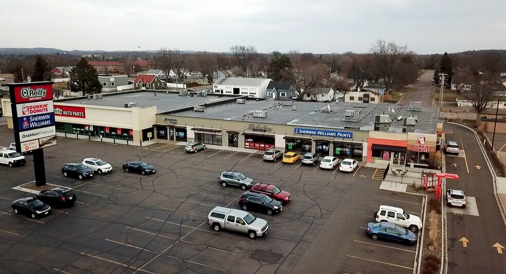 More Photos Of 1417-1431 S Hastings Way, Eau Claire Freestanding For Lease