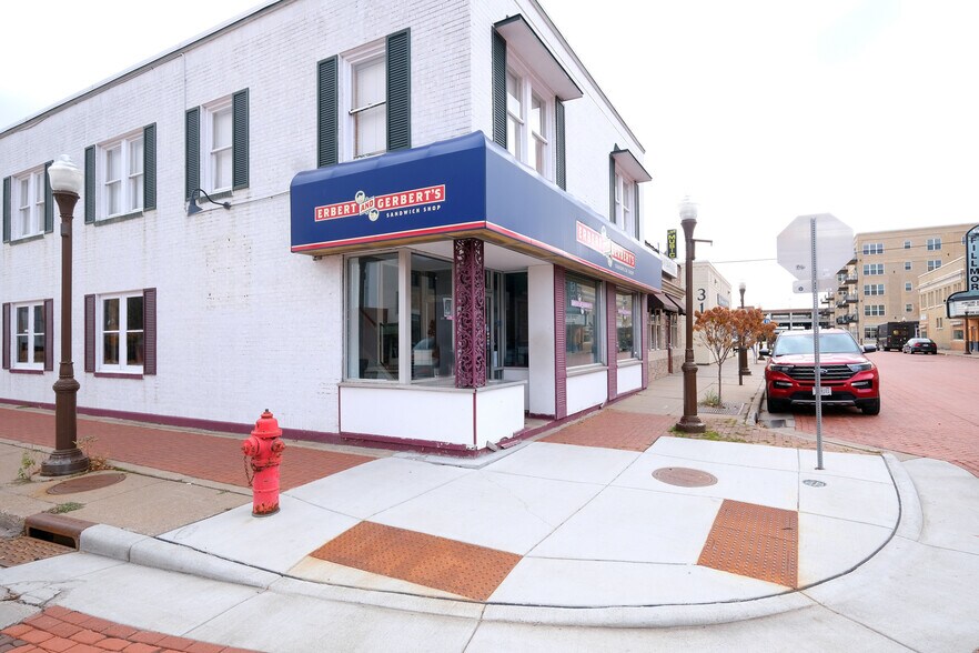 More Photos Of 329 4th St, Wausau Storefront Retail Residential For Sale