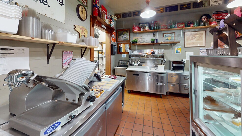More Photos Of 283 Route 206, Sandyston Freestanding For Sale