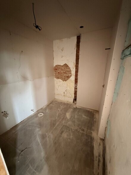 More Photos Of 1913 Central Ave, Cincinnati Office Residential For Sale