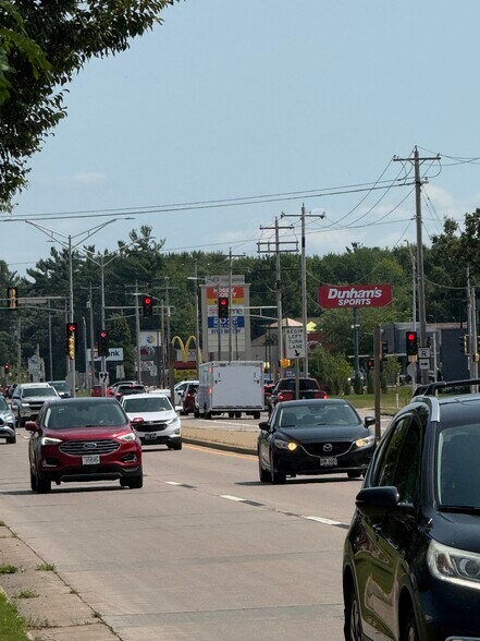 More Photos Of 5541 US Highway 10 E, Stevens Point Medical For Lease