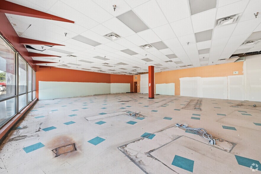 More Photos Of 2621 5th Ave, Scottsbluff General Retail For Sale