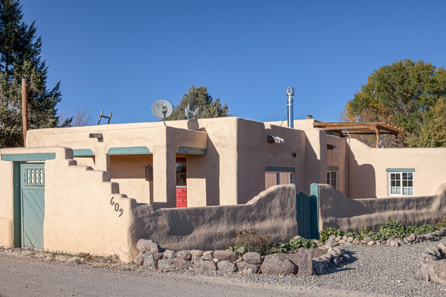 More Photos Of 613 Callejon Rd, Taos Hospitality For Sale