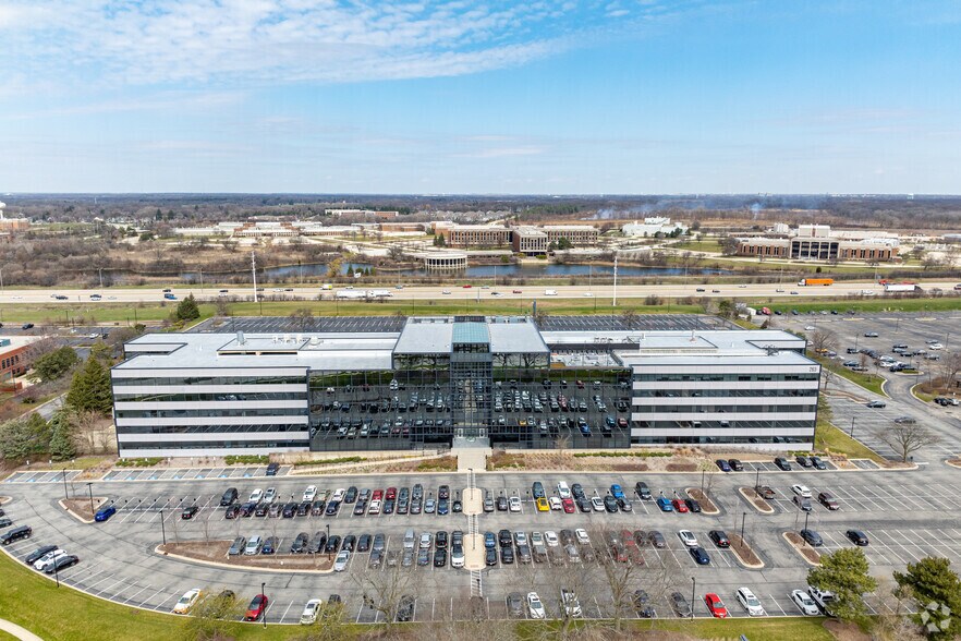 More Photos Of 263 Shuman Blvd, Naperville Office For Sale