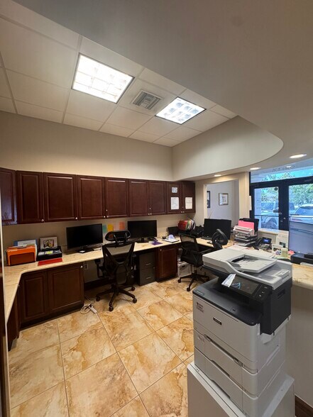 More Photos Of 14131 Metropolis Ave, Fort Myers Medical For Lease