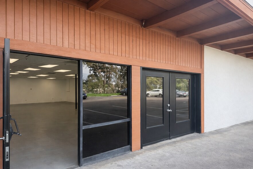 More Photos Of 6904 Miramar Rd, San Diego Storefront For Lease