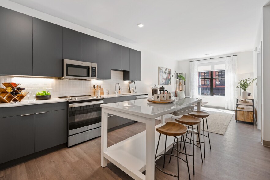 More Photos Of 125 Clifford St, Providence Apartments For Lease
