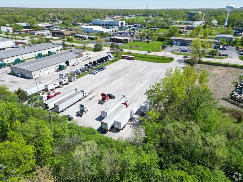 More Photos Of 68 North St, Park Forest Parking Lot For Sale
