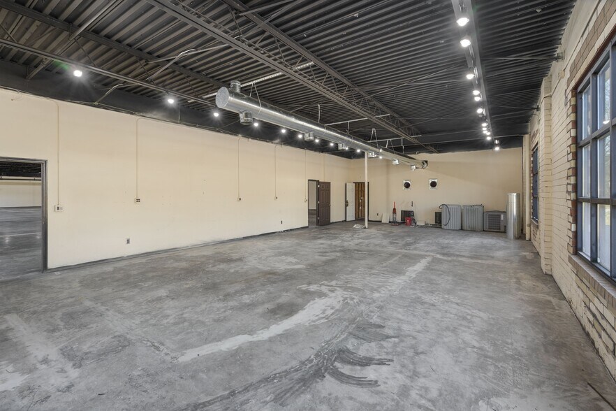 More Photos Of 3955 Highway 53, Hoschton Freestanding For Sale