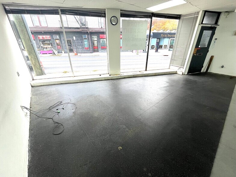 More Photos Of 3-11 E Hartsdale Ave, Hartsdale Storefront For Lease