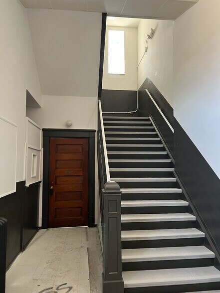 More Photos Of 1548 Reid Ave, Lorain Apartments For Sale