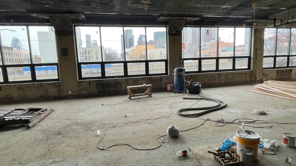 More Photos Of 394 McGuinness Blvd, Brooklyn Warehouse For Lease