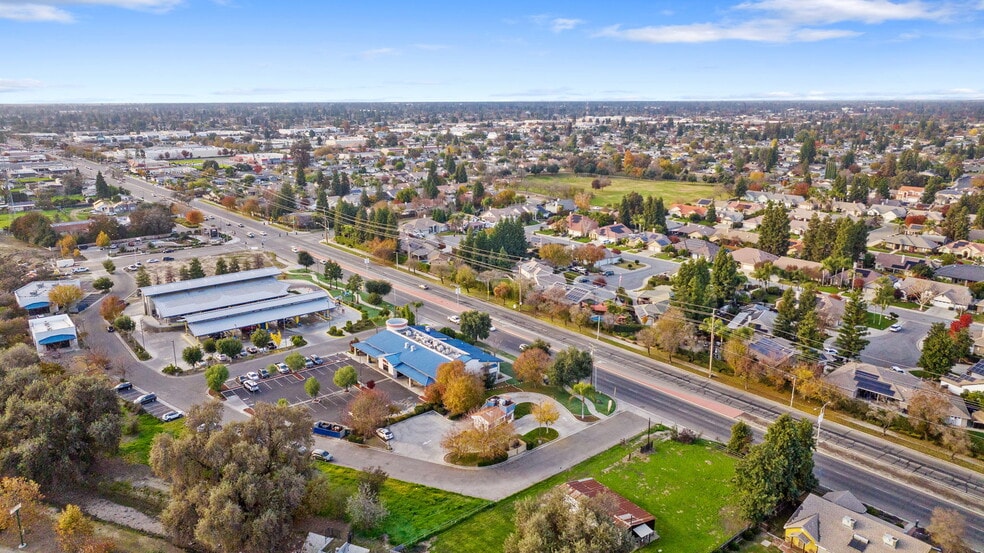 More Photos Of 1103 W Caldwell Ave, Visalia Freestanding For Sale