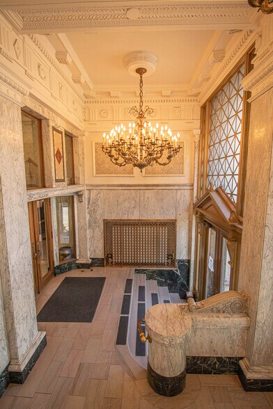 More Photos Of 301 Columbia St, Lafayette Office For Lease