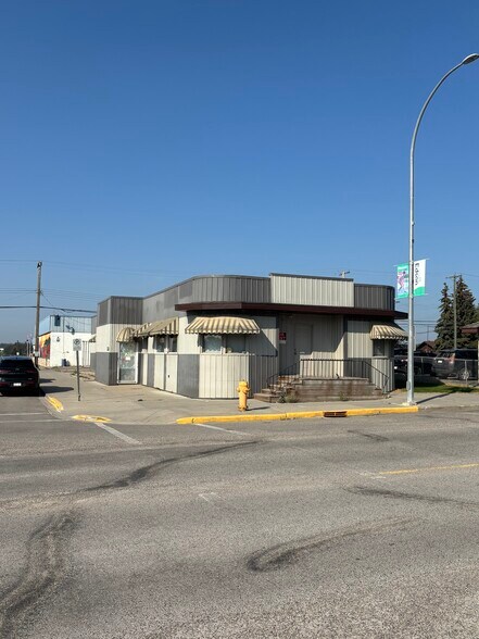 Primary Photo Of 502 50 St, Edson Storefront For Sale