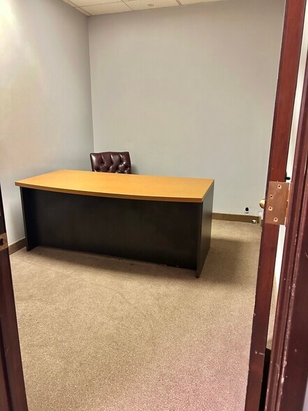 More Photos Of 333 E Ohio St, Indianapolis Medical For Lease