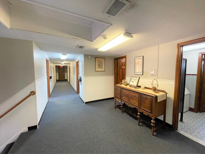 More Photos Of 75-87 Market Sq, Newington Freestanding For Lease