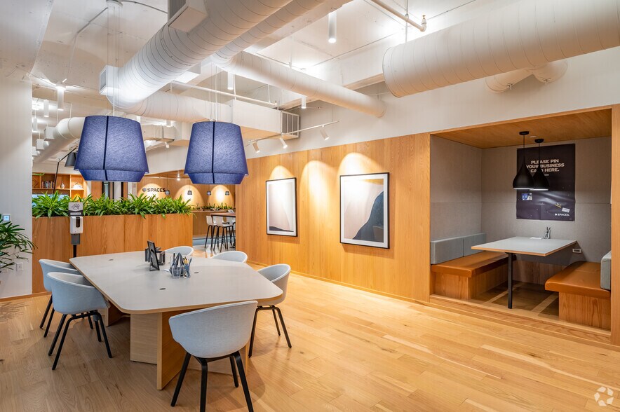 More Photos Of 15305 N Dallas Pky, Addison Coworking Space