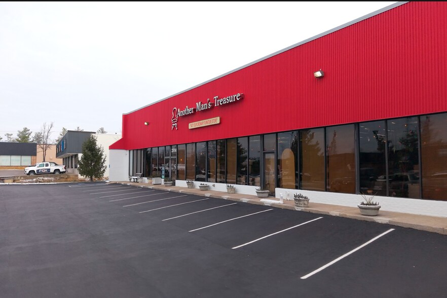 More Photos Of 2550 Regency Rd, Lexington Showroom For Lease