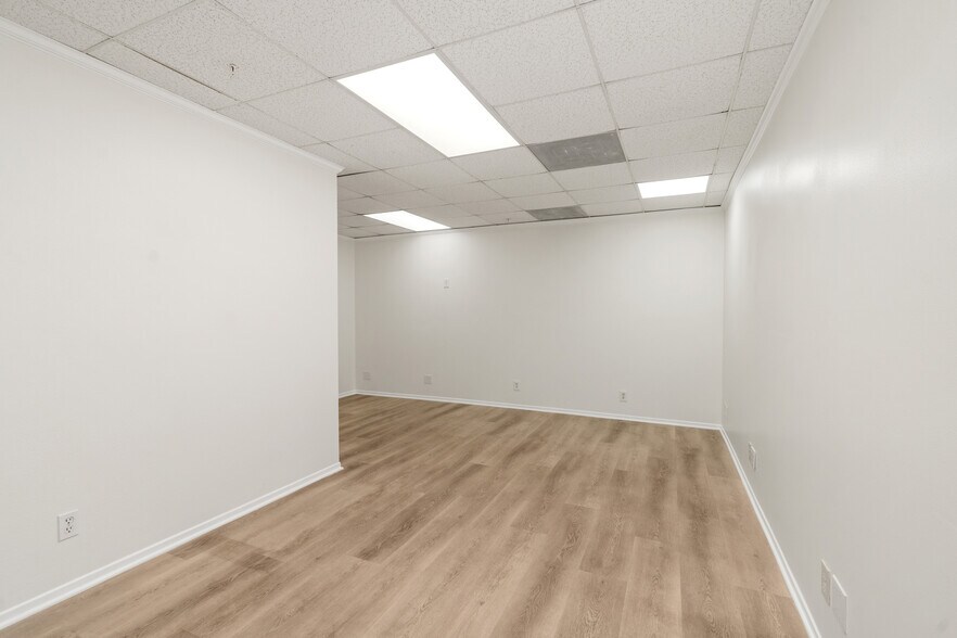 More Photos Of 16585 Pacific Coast Hwy, Sunset Beach Office For Sale