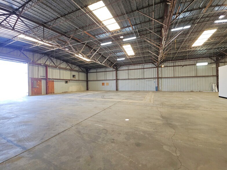 More Photos Of 3829 Rising Sun Rd, Bullhead City Distribution For Lease