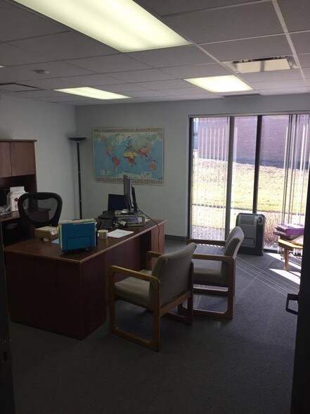 More Photos Of 8050-8070 Washington Village Dr, Dayton Flex For Lease