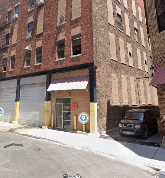 Primary Photo Of 629 W Cermak Rd, Chicago Loft Creative Space For Lease