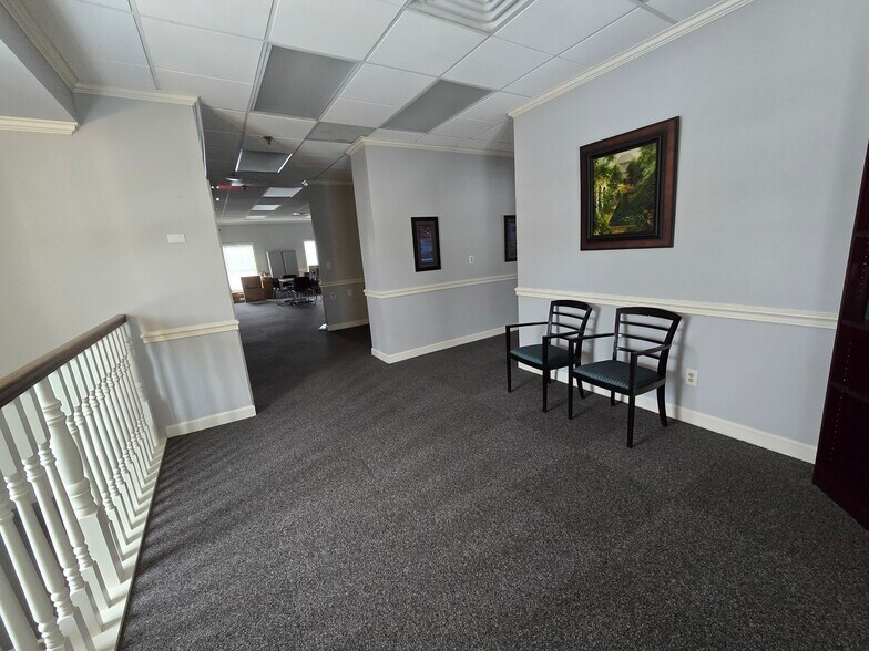 More Photos Of 5 E Main St, Hudson Office Residential For Lease