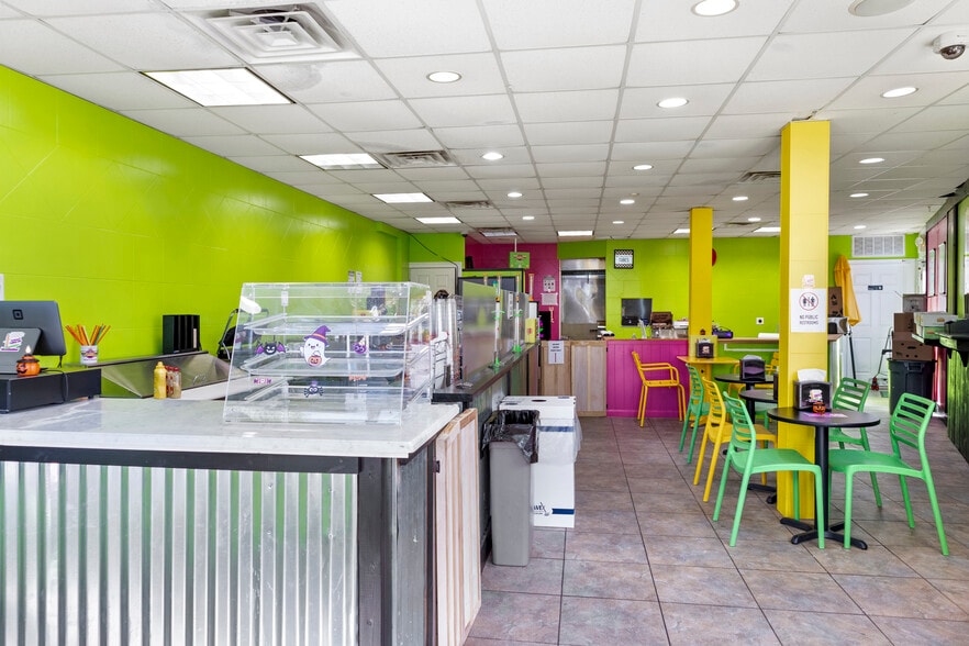 More Photos Of 78-88 Bayville Ave, Bayville Storefront Retail Residential For Lease