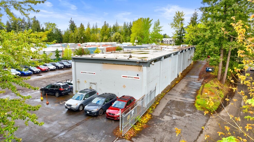 More Photos Of 11805 NE 116th St, Kirkland Warehouse For Sale